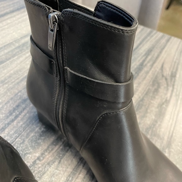 Unstructured by Clark’s Ankle Boots - Picture 7 of 11